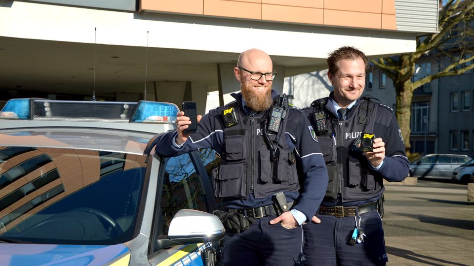 Neue Technik für die Polizei Krefeld: Bodycams und Smartphones „mobi.kom“